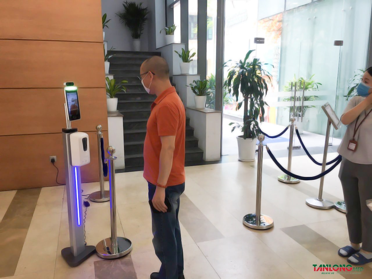 máy đo thân nhiệt